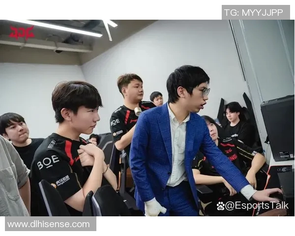 esports最新数据赛后复盘BLG与JDG的团队协作分析与战术探讨 esports最新数据赛后复盘BLG与JDG的团队协作分析与战术探讨